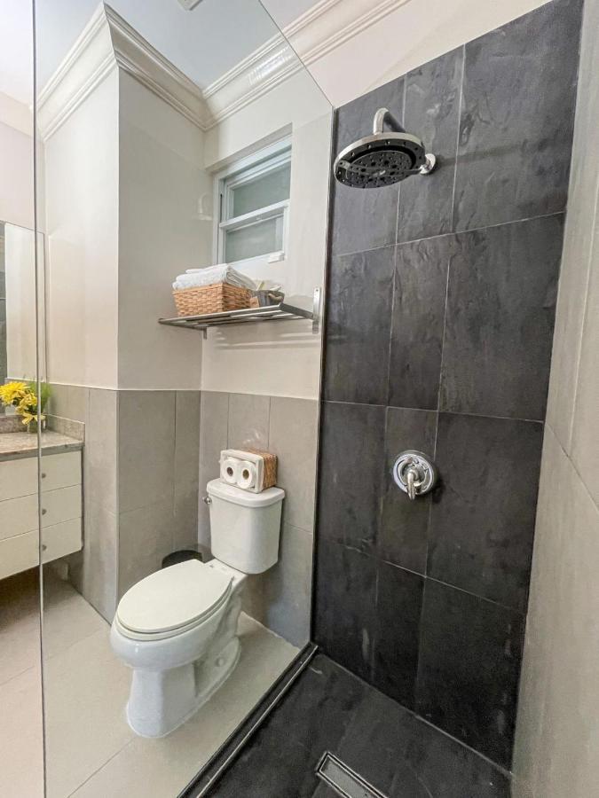 Choose To Be Happy At Ei8Ht! - Super Studios And Penthouse Apartment Kingston Exterior foto